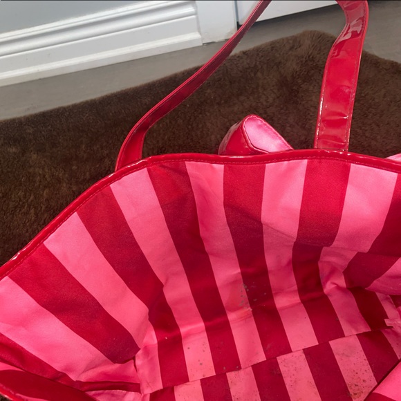 Beautiful Red shiny Victoria’s Secret tote bag - Picture 3 of 4